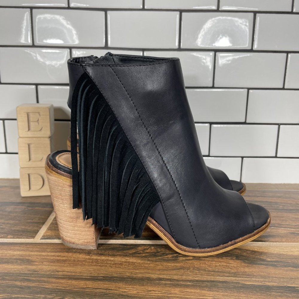 Very Volatile Poca Womens Size 7 Shoes Black Peep Toe Leather Fringe Ankle Boot - Picture 3 of 12